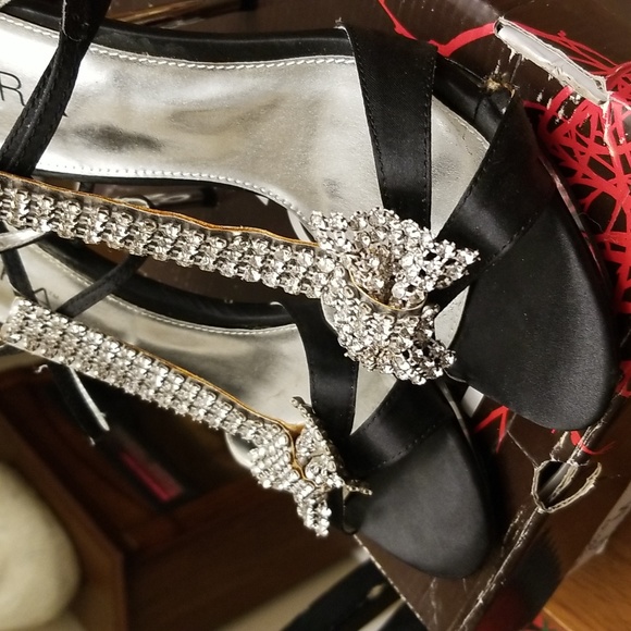 ICORA Black Bow Heeled Sandals - Picture 3 of 13